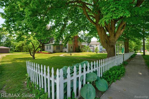 519 W Maple St, Byron, MI, 48418-9760 | Card Image