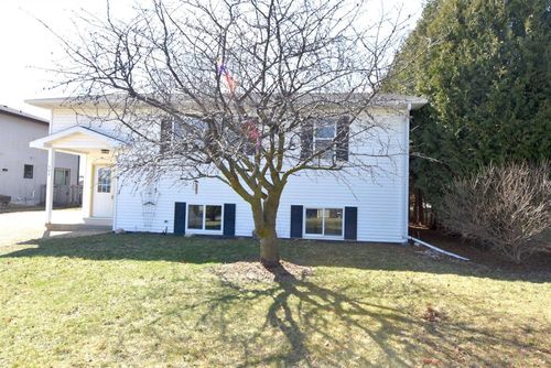 408 Oneil St, LAKE MILLS, WI, 53551-1368 | Card Image