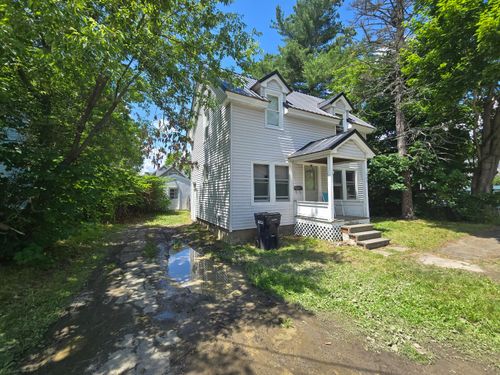 240 Palm St, Bangor, ME, 04401-4022 | Card Image