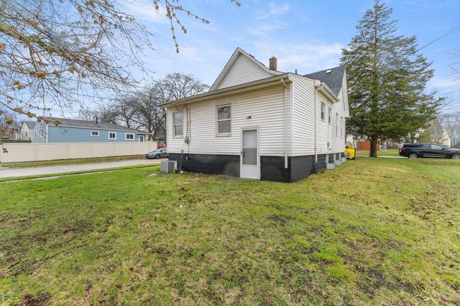 261 Detroit St, House other with 2 bedrooms, 1 bathrooms and null parking in Trenton MI | Image 41