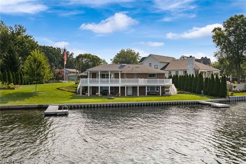82 Whitefriars Dr, Coventry Township, OH, 44319-3058 | Card Image