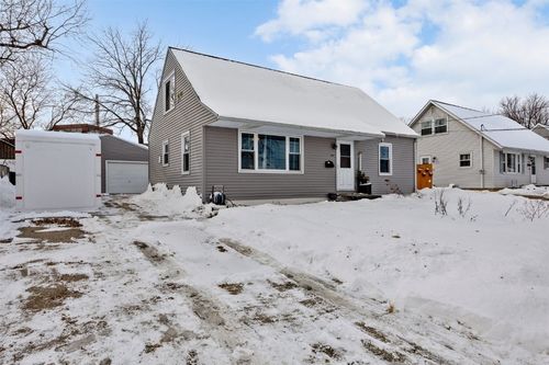 3407 H Ave Nw, Cedar Rapids, IA, 52405-1921 | Card Image