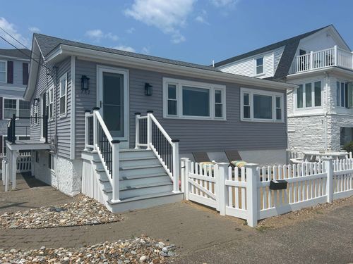751 Ocean Blvd, Hampton, NH, 03842-4303 | Card Image