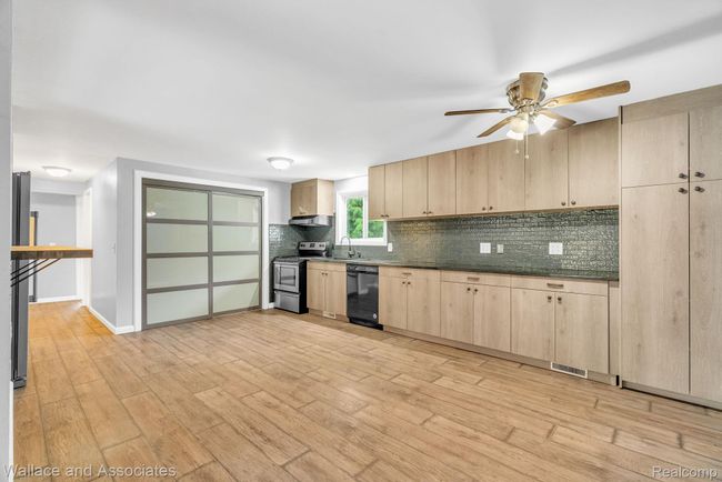 12-web-or-mls-DSC06110.jpg | Image 10