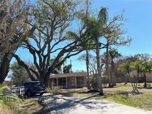 1590 5th Ave, Vero Beach, FL, 32960-5824 | Card Image