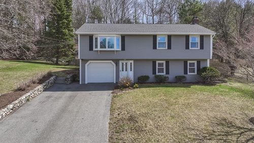 7 Briarwood Rd, Woburn, MA, 01801-1218 | Card Image