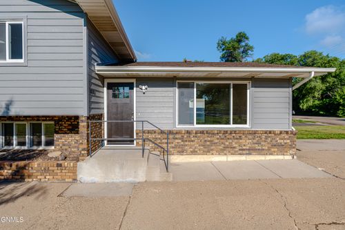 1001 Jefferson Avenue, Bismarck, ND, 58504 | Card Image