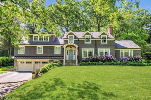 16 Sweetbriar Rd, Summit, NJ, 07901-3256 | Card Image