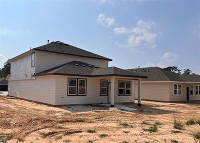 Covered patio in backyard | Image 3