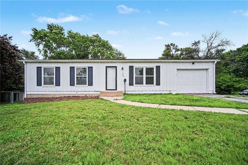 6000 E 152nd St, Grandview, MO, 64030-4407 | Card Image