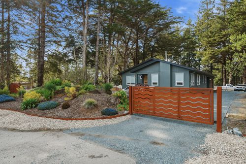 88879 Highway 42 S, Bandon, OR, 97411-8352 | Card Image