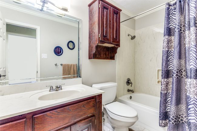 Hall bathroom | Image 22