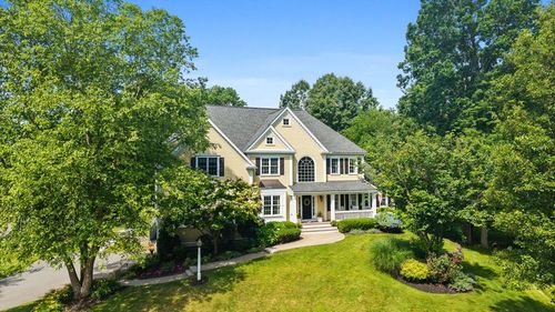 11 Tappan Way, Lynnfield, MA, 01940-2525 | Card Image