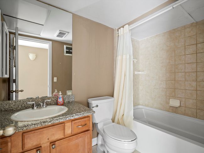 29 - 2311 Walton Blvd, Condo with 2 bedrooms, 2 bathrooms and null parking in Rochester Hills MI | Image 7