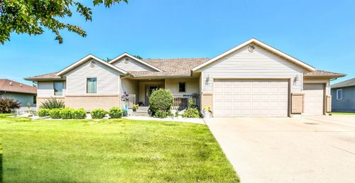 1702 Northview Ln, ABERDEEN, SD, 57401-2267 | Card Image