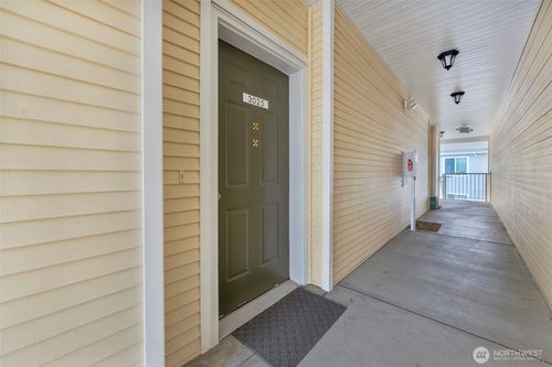 gg3025-14915 38th Dr Se, Bothell, WA, 98012-4215 | Card Image