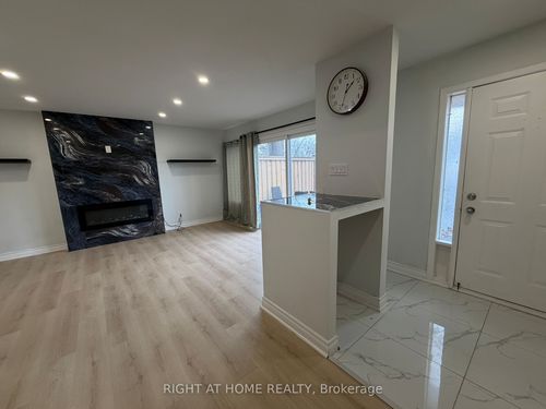 24 Springfair Ave, Aurora, ON, L4G3M2 | Card Image