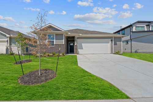 224 Kickapoo Ln, Kyle, TX, 78640-3679 | Card Image