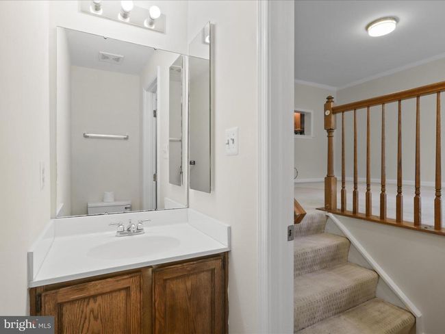 10612 Winfield Loop, Townhouse with 4 bedrooms, 4 bathrooms and null parking in MANASSAS VA | Image 9