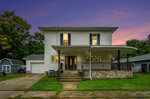 110 S 2nd St, Lawrence, MI, 49064-8614 | Card Image