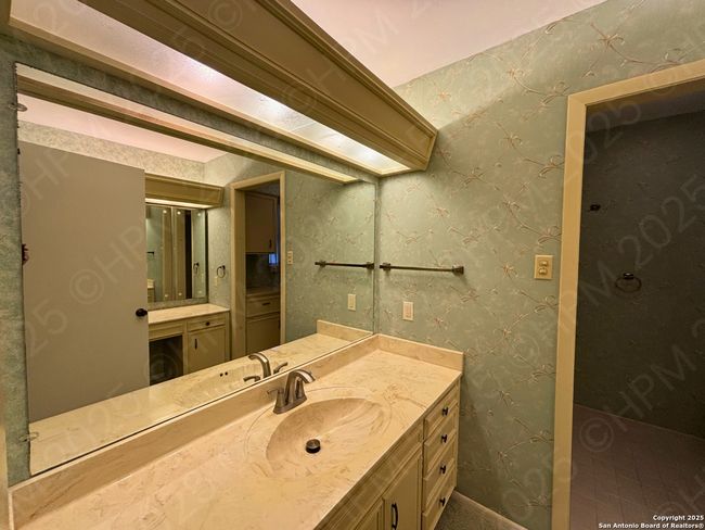 5837 Northgap St, House other with 4 bedrooms, 3 bathrooms and null parking in Windcrest TX | Image 15
