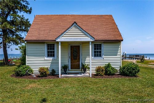 124 Montgomery Cove Rd, Deltaville, VA, 23043-2221 | Card Image