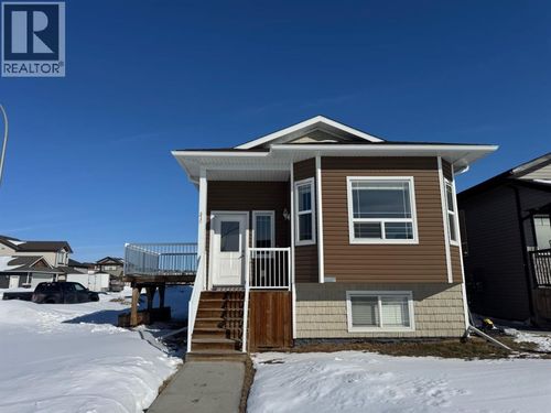 8466 102a Ave, Grande Prairie, AB, T8X | Card Image