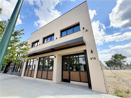 616 W Main St, Merced, CA, 95340-4718 | Card Image