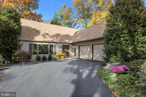 896 Gainsway Rd, YARDLEY, PA, 19067-3074 | Card Image