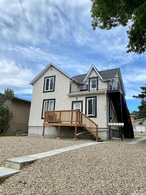 614 7th Avenue Ne, Swift Current, SK, S9H2M4 | Card Image