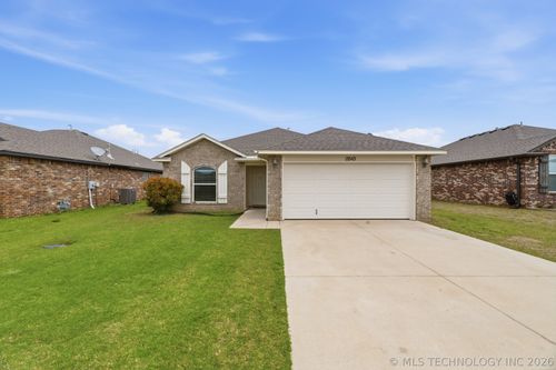 13543 N 132nd East Ave, Collinsville, OK, 74021-4496 | Card Image