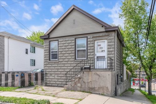 43 Maitland Pl, Garfield, NJ, 07026-1227 | Card Image