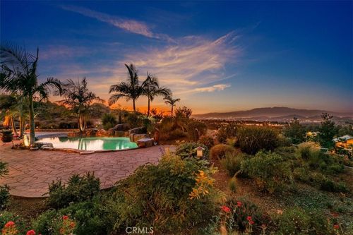 17041 Frankland Ln, Riverside, CA, 92504-8928 | Card Image