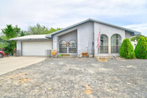 1070 Peach Ct Se, Los Lunas, NM, 87031-7492 | Card Image