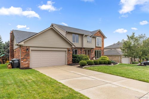 41725 Pon Meadow Ct, Northville, MI, 48168-2240 | Card Image