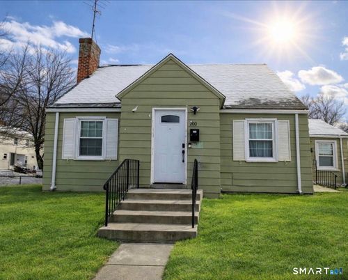 200 Hartland St, Hartford, CT, 06112-1134 | Card Image