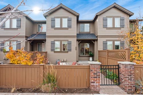 20751 Boulderfield Ave, Bend, OR, 97701-7327 | Card Image