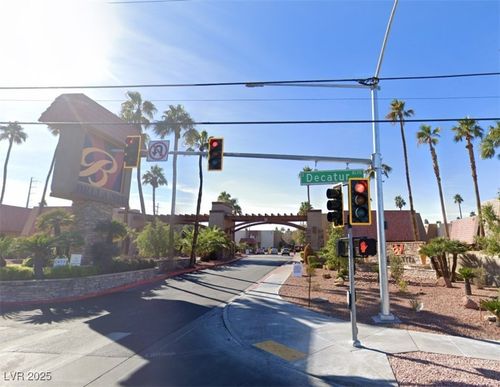 unit-261-5260 River Glen Dr, Las Vegas, NV, 89103-7400 | Card Image