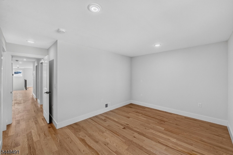 Residential Lease in Newark City 3