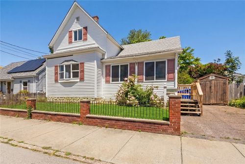 121 Samuel Ave, Pawtucket, RI, 02860-1623 | Card Image