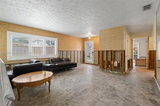 163 Barbados Ave, House other with 4 bedrooms, 2 bathrooms and null parking in Tampa FL | Image 5