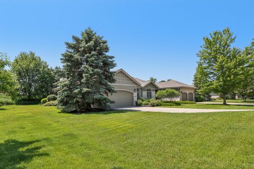 16885 Lake Rd, Brookfield, WI, 53005-5744 | Card Image