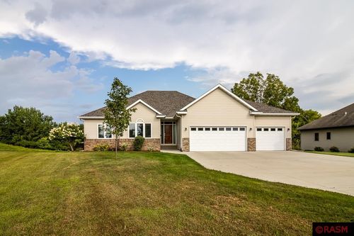 925 Melwood Ct, Madison Lake, MN, 56063-7601 | Card Image