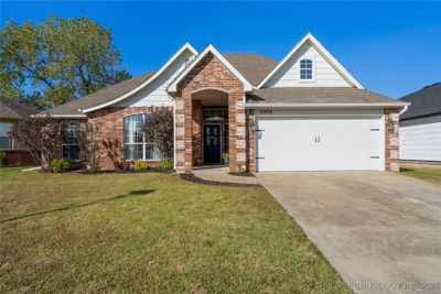 11908 S 268th East Avenue, House other with 4 bedrooms, 2 bathrooms and null parking in Coweta OK | Image 1