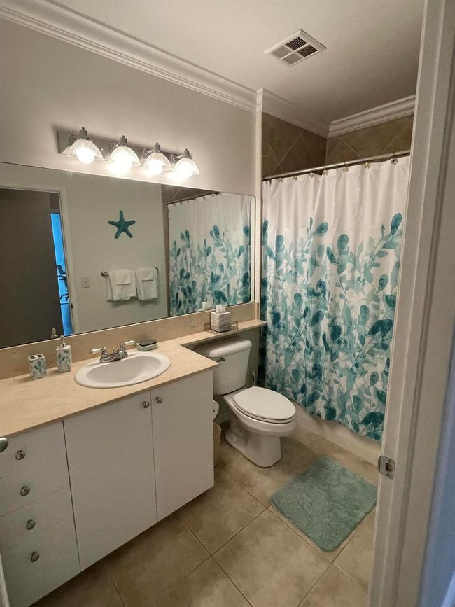 APT-623 - 806 E Windward Way, Condo with 2 bedrooms, 2 bathrooms and null parking in Lantana FL | Image 13