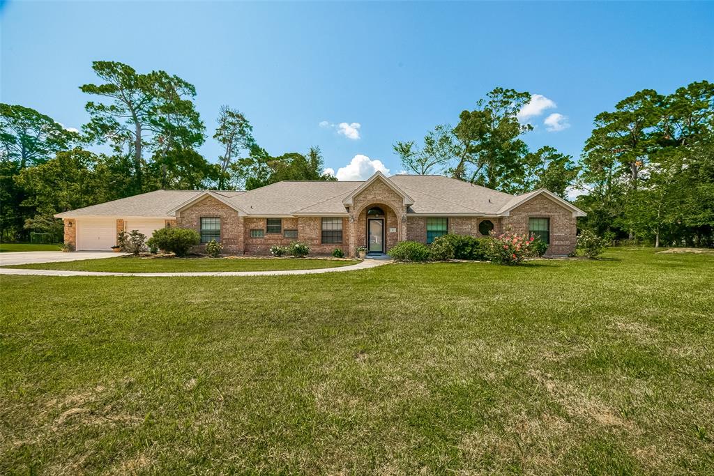 Autumn Oaks Dr, Baytown, TX 77521