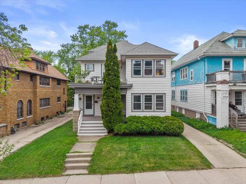2016 E Newton Ave, Shorewood, WI, 53211-2532 | Card Image
