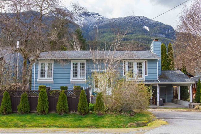 41569 Rod Road, House other with 4 bedrooms, 3 bathrooms and 6 parking in Brackendale BC | Image 1