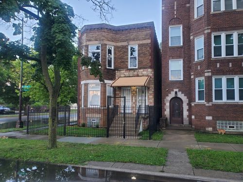 1 W 112th Pl, CHICAGO, IL, 60628-4805 | Card Image