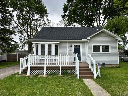 33050 John Hauk St, Garden City, MI, 48135-3705 | Card Image